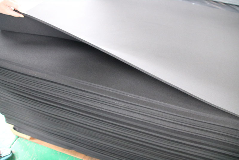 Black cr foam board sponge flame retardant sealed waterproof shock-absorbing adhesive strip board neoprene foam sponge board